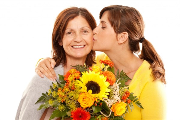Цветочные букеты – лучший подарок ко дню матери женщинам