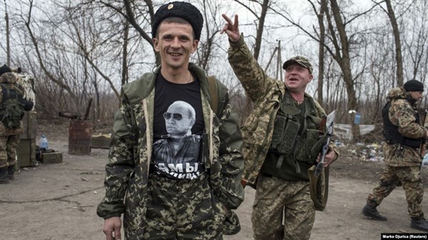 В Горловке для боевиков и госслужащих "ДНР" создали отдельную очередь для получения российского гражданства 