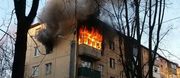 В центре Горловки загорелась квартира: причина - курение хозяина 
