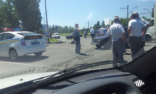 Вооруженное нападение на патрульную машину ГАИ в Донецке: три инспектора погибли на месте, еще один тяжело ранен