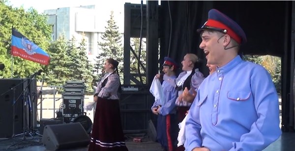 В Горловке концерт ко дню освобождения Донбасса: пели русские народные и военные композиции