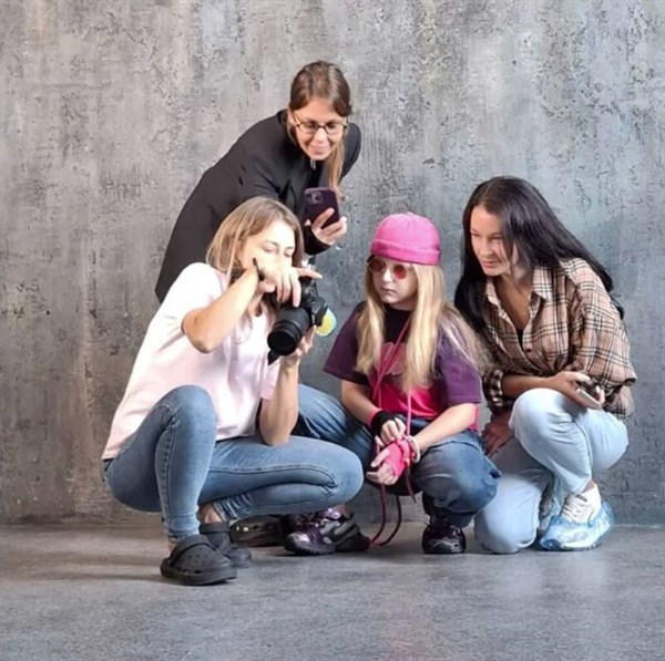 Горлівчанка Любов Солодовнікова відкрила магазин одягу в Києві та організовує дитячі фотосесії під ключ. Ось її історія 