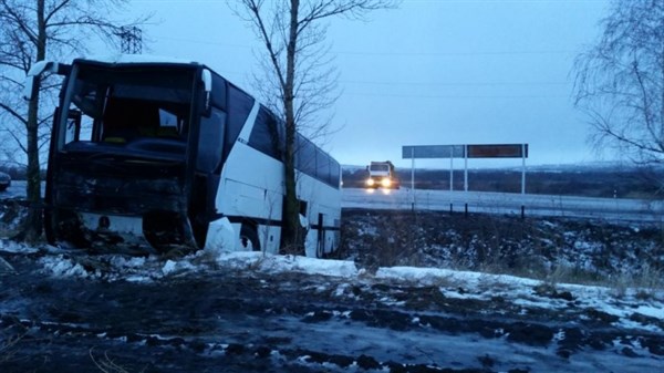 Автобус, следовавший по маршруту "Артемовск - Краснодар", попал в ДТП. Среди пострадавших один житель Горловки (ФОТО)
