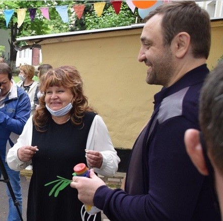 Меценатами дня защиты детей в Горловке стали люди из криминального мира - Армен Саркисян и Александр Батурин