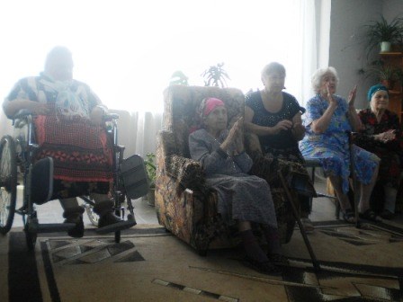 В доме-интернате для престарелых и инвалидов горловчанка отметила 100-летний юбилей 