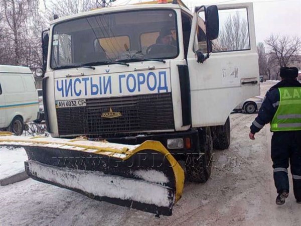 Горловское "гибэдэдэ" ДНР создают аварийные ситуации на дорогах, чтобы штрафовать автомобилистов или отжимать их транспорт
