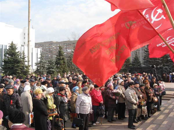 Хватит быть рабами! – после митинга горловские коммунисты выехали на встречу к своему вождю – Петру Симоненко 