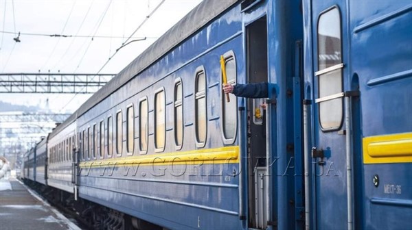 Мариуполь-Львов за 21 час : в Украине ускорили поезда и добавили новые туристические направления