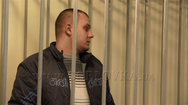 Славянский суд отпустил под домашний арест экс-участкового Святогорска, сбившего на внедорожнике насмерть трех горловчан
