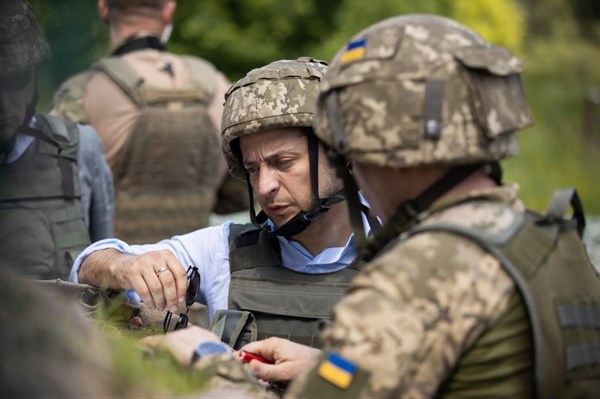 «На такие действия наша армия будет отвечать со всей мощью», - Владимир Зеленский об обострении ситуации на Донбассе