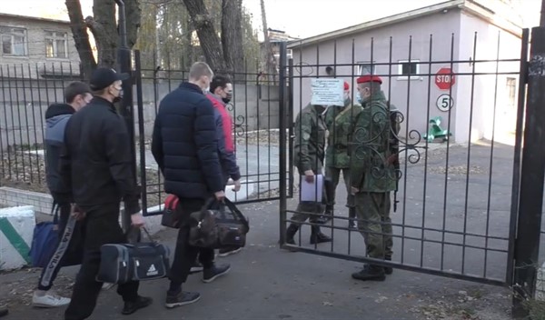  «ДНР» объявила призыв на срочную службу. 500 призывников ждут шесть месяцев в армии
