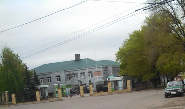 В Горловское отделение Приватбанка заселились боевики ДНР и создали там военную базу (ФОТОФАКТ)