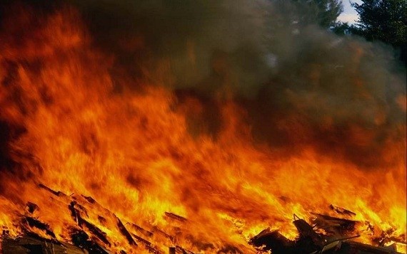 Никитовский район преследует злой рок: вчера в поселке Глубокая в результате пожара погибла пенсионерка