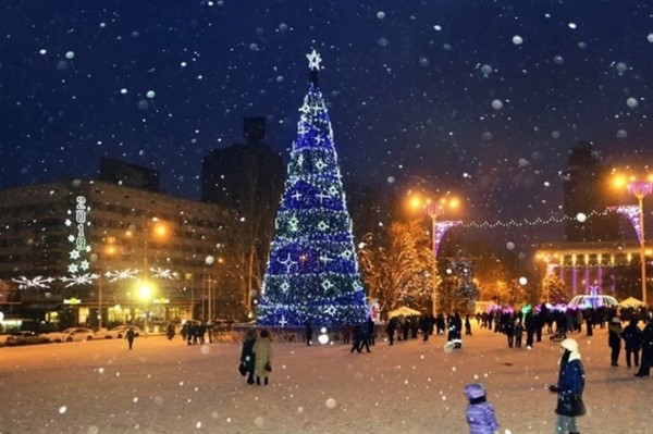 Как будет выглядеть новогодняя елка в Донецке. Официальное открытие 25 декабря