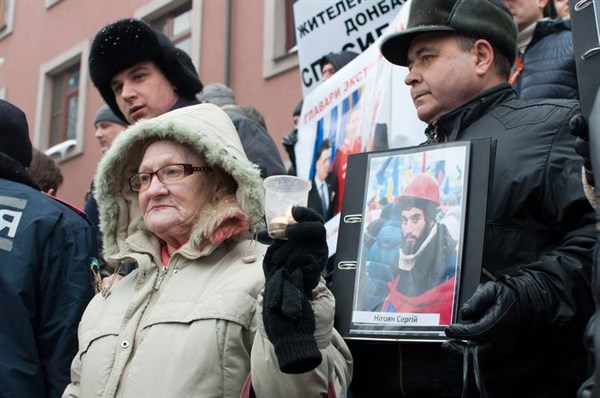 Сторонники Тимошенко намерены в Горловке почтить память погибших активистов Евромайдана. Регионалы пообещали своих людей не выводить (+УТОЧНЕНИЕ)