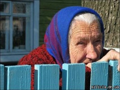 В Горловке задержана женщина, которая под видом соцработника выманивала у пенсионеров деньги