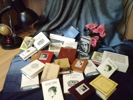 В Горловку прибыли 30 миниатюрных книжек из Иркутской области 