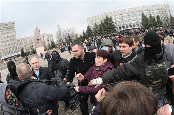 Участники штурма публичного освистали мэра Горловки, толпа голосовала за «народного» кандидата – Александра Сапунова