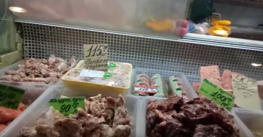 Что почем в Горловке: анчоусы от 53 гривен, сало от 80 грн, куриные отбивные от 100 гривен
