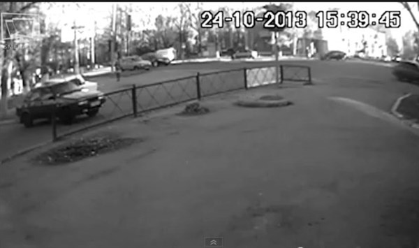Смерть за рулем и ДТП, зафиксированное видеокамерой: в Интернете появилась запись того, как произошла авария в районе "Чародейки" (ВИДЕО)