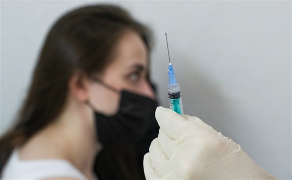 В "ДНР" будет обязательная вакцинация призывников, медиков, волонтеров. Смотрите весь список