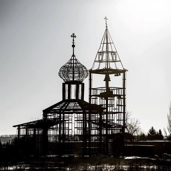 Церковь на трассе Горловка-Донецк осталась без окон, без дверей (ФОТОФАКТ)
