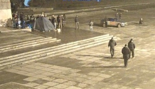 В Горловке распространили дезинформацию, чтобы посмотреть, сколько человек приедет ночью  защищать мэрию от возможного штурма 