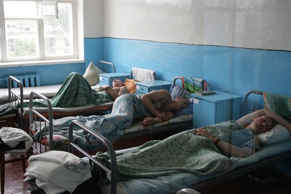 В Горловке некоторых туберкулезников  принудительно заставляют лечиться 