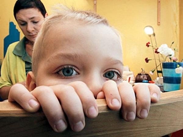 В Калининском районе прокуратурой  заявлен иск о лишении матери троих детей родительских прав