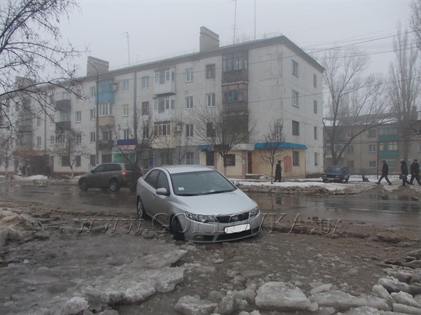 ФОТОФАКТ: в Горловке к центру занятости можно только проплыть 