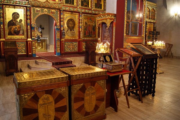 В Горловку прибывают чудотворные мощи преподобных Киево-Печерских святых. Всего на четыре часа