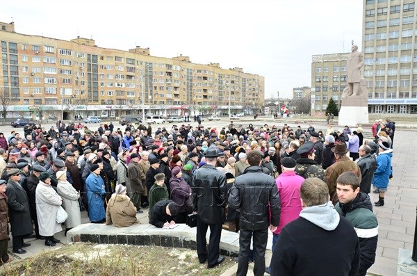 Губернатор Шишацкий увидел за "сланцевыми"  протестами в Горловке хорошее финансирование и специально организованную группу
