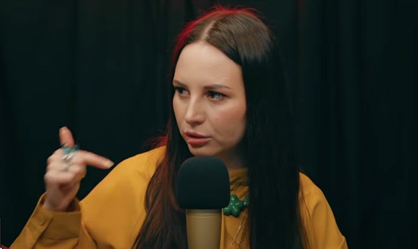 "Коли Бог хоче покарати, він забирає на кілька хвилин мізки": Емма Антонюк попросила вибачення у мешканців сходу за "русскоговорящую челюсть"