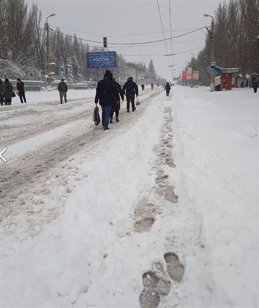 Горловчане ругают местного мэра за неочищенные дороги и коллапс через снегопад 