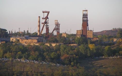 Вооруженные люди с добровольцами вырезали 20 тонн металла на шахте «Комсомолец». Милиция приехала на вызов через двое суток 