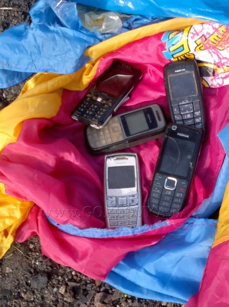 В Никитинскую исправительную колонию пытались забросить шесть мобильных телефонов