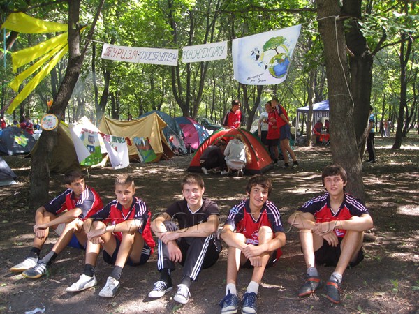 Зарница по-горловски: в Воробьевском лесу на три дня устроят кемпинг-парк с палатками и кострами