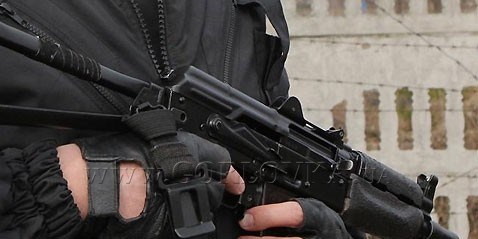 В Никитовском районе Горловки с огнестрелом в камуфляжной форме обнаружен местный житель
