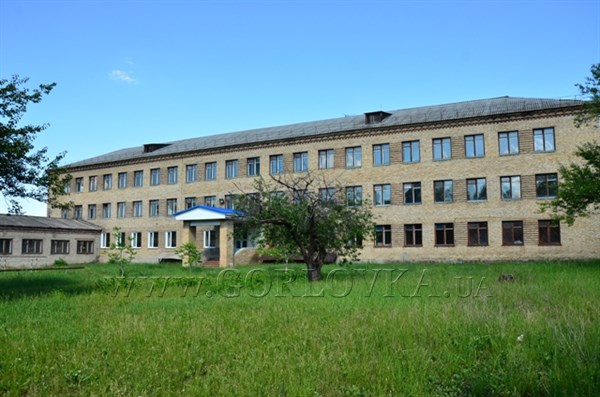 В Горловке будет выставлена на продажу  школа для малолетних преступников. Директриса надеется, что здание выкупят (ФОТОРЕПОРТАЖ)