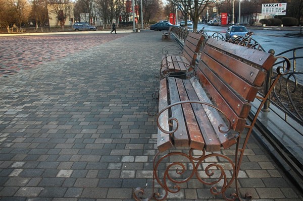 Как выглядит в Горловке площадь Победы после зимы