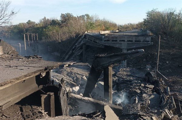 В Горловке обрушился мост в Калининском районе