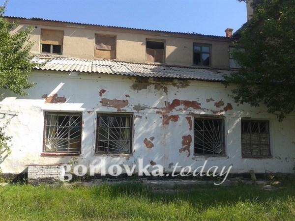 Поселок Гольмовский после обстрела: снаряды прилетели на территорию пожарной части и в несколько домов 