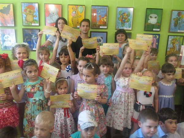 Дети призывают к созиданию: в Горловском художественном музее открылась выставка  «Из снов детства» (ФОТО)  