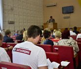 Оппозиция власти: депутат Владимир Рыбак частенько приходил на сессию в фирменной футболке